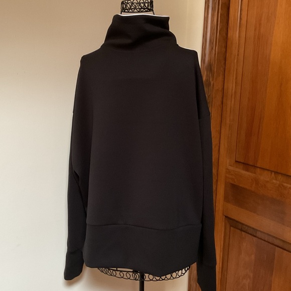 Yogalicious Black Half-Zip Pullover, Large - Picture 4 of 5